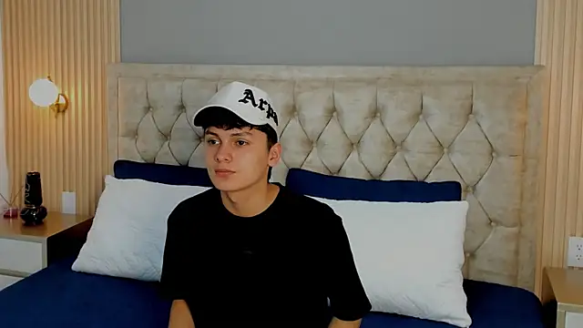 Maxii18  online show from 01-11-26, 02:49