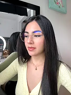 IslaCole online show from 11-06-25, 08:54