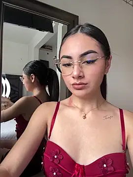 IslaCole online show from 02-03-26, 07:30