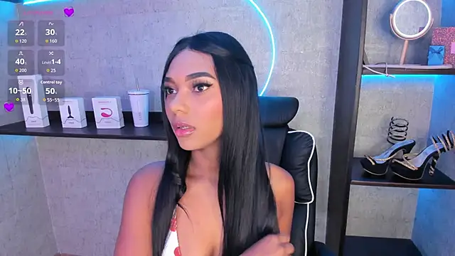 Snapshot of savanaah_ chatting on 10-31-25, 04:41 savanaah  online show from 10-31-25, 04:41