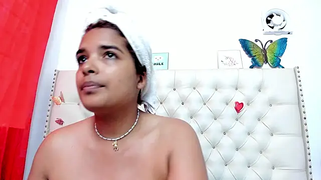 Snapshot of celena_wonder chatting on 07-02-26, 06:47 celena wonder online show from 07-02-26, 06:47