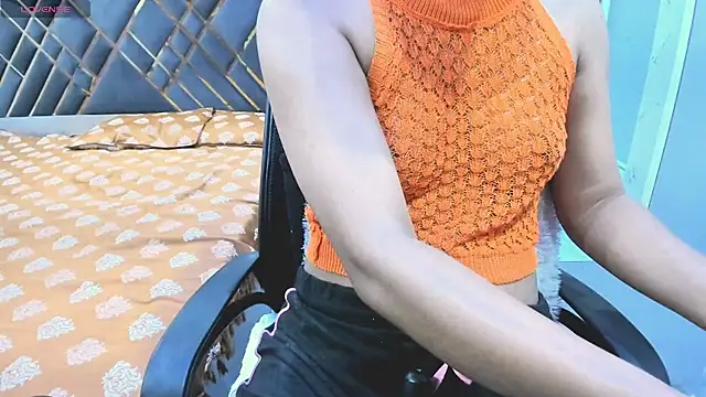 IndianKittey online show from 11-11-25, 08:36