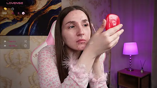 Snapshot of Wilder_Wein chatting on 10-31-25, 06:25 Wilder Wein online show from 10-31-25, 06:25