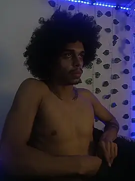 Snapshot of aaron_play chatting on 11-05-25, 01:55 aaron play online show from 11-05-25, 01:55