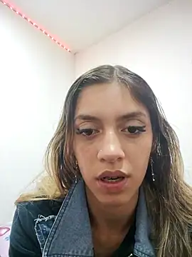 Snapshot of Diamond_sweet_1 chatting on 11-28-25, 04:48 Diamond sweet 1 online show from 11-28-25, 04:48