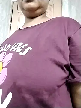 Snapshot of Night_Queen4 chatting on 10-23-25, 10:25 Night Queen4 online show from 10-23-25, 10:25