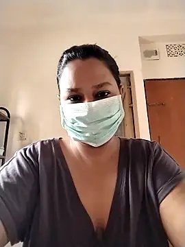 Snapshot of Night_Queen4 chatting on 10-28-25, 05:55 Night Queen4 online show from 10-28-25, 05:55