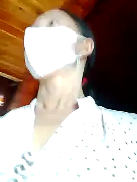 TRIEUTRIEU20 online show from 10-28-25, 01:42