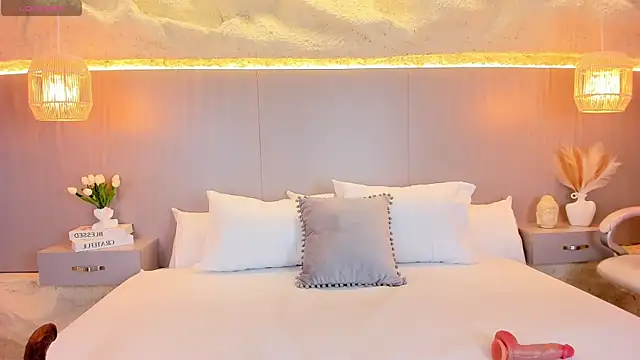 AmyColman  online show from 03-06-26, 12:12