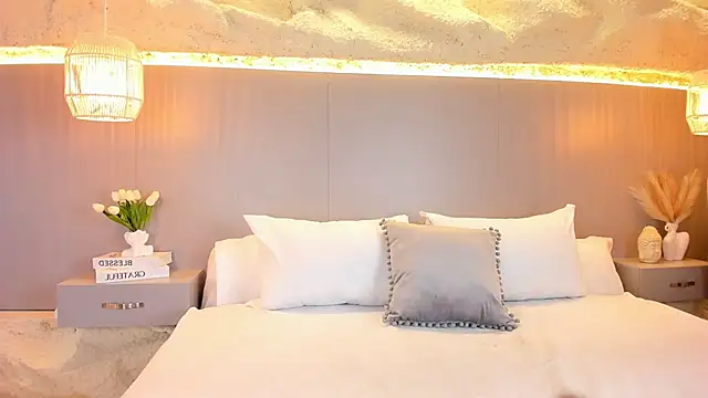 AmyColman  online show from 03-18-26, 12:19