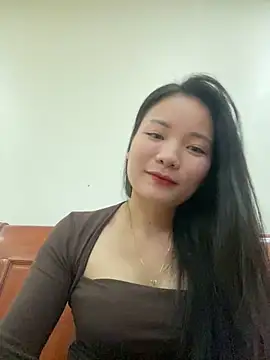 Bee Yellow00 online show from 11-03-25, 04:47