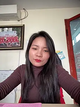 Bee Yellow00 online show from 03-12-26, 03:01