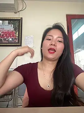 Bee Yellow00 online show from 03-28-26, 02:55