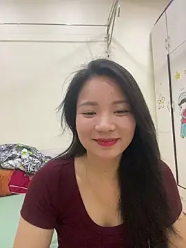 Bee Yellow00 online show from 05-08-26, 04:40
