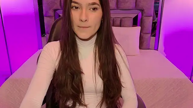 Snapshot of Bella_Clark2 chatting on 11-14-25, 03:49 Bella Clark2 online show from 11-14-25, 03:49