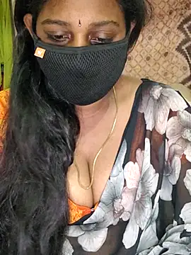 Snapshot of sivashree chatting on 06-14-26, 03:52 sivashree online show from 06-14-26, 03:52
