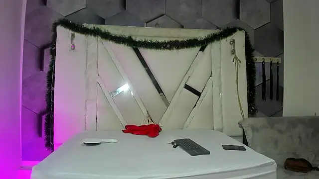 salome mio online show from 12-18-25, 01:06