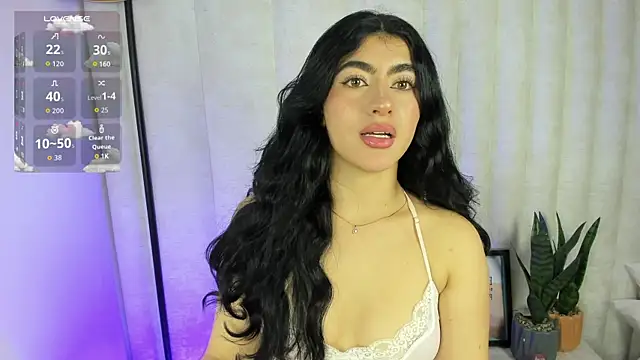 Snapshot of Emii_rous chatting on 11-10-25, 02:43 Emii rous online show from 11-10-25, 02:43