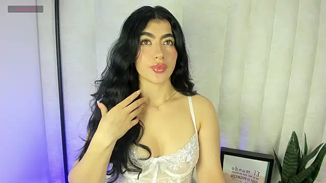 Snapshot of Emii_rous chatting on 11-10-25, 09:03 Emii rous online show from 11-10-25, 09:03