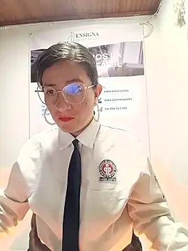Snapshot of Valentina--1 chatting on 06-12-26, 10:14 Valentina--1 online show from 06-12-26, 10:14