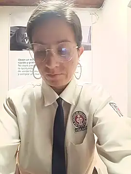 Snapshot of Valentina--1 chatting on 06-13-26, 10:02 Valentina--1 online show from 06-13-26, 10:02