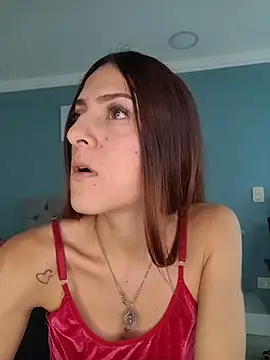 Snapshot of Luna_Raay chatting on 11-27-25, 04:31 Luna Raay online show from 11-27-25, 04:31