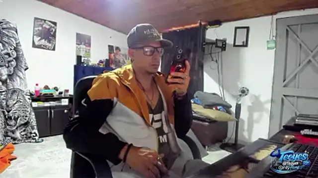 Malek Ivonny online show from 03-18-26, 04:32