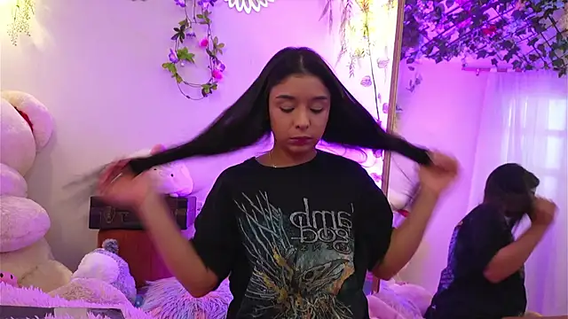 ISA NIXON online show from 11-27-25, 08:33