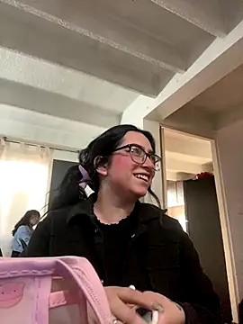 Kloe Novoa online show from 12-15-25, 12:53