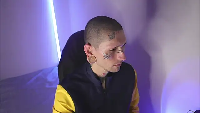 Snapshot of TokyoHatsumoto chatting on 02-08-26, 12:47 TokyoHatsumoto online show from 02-08-26, 12:47