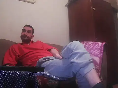 Snapshot of alin42xx chatting on 11-09-25, 05:39 alin42xx online show from 11-09-25, 05:39