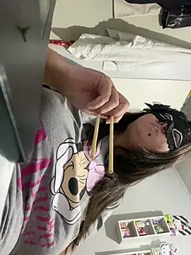 crazzyanne online show from 12-18-25, 05:24