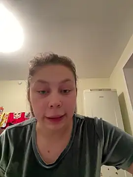 Snapshot of MysticCharm chatting on 11-18-25, 09:41 MysticCharm online show from 11-18-25, 09:41