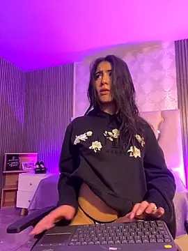 MAIILY TAY online show from 11-29-25, 11:57