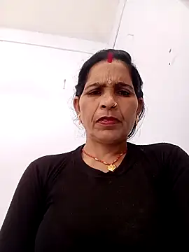 Snapshot of Indiangueen chatting on 10-30-25, 07:21 Indiangueen online show from 10-30-25, 07:21