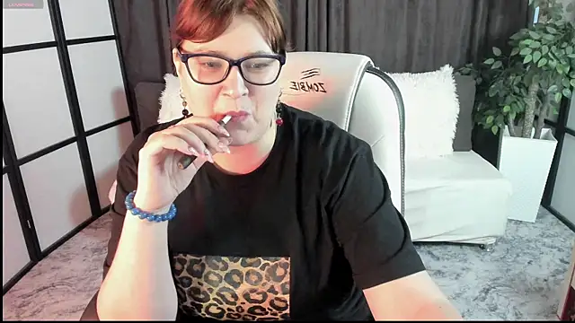 Snapshot of KendallRoie chatting on 10-26-25, 09:26 KendallRoie online show from 10-26-25, 09:26