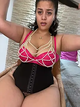 Snapshot of amellita-33 chatting on 03-07-26, 05:26 amellita-33 online show from 03-07-26, 05:26