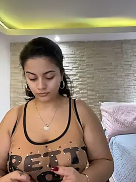Snapshot of amellita-33 chatting on 07-09-26, 04:38 amellita-33 online show from 07-09-26, 04:38