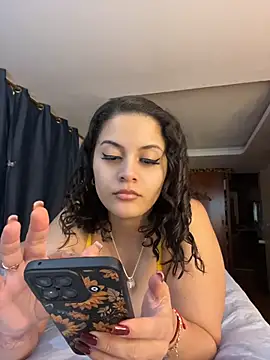 Snapshot of amellita-33 chatting on 07-17-26, 06:20 amellita-33 online show from 07-17-26, 06:20