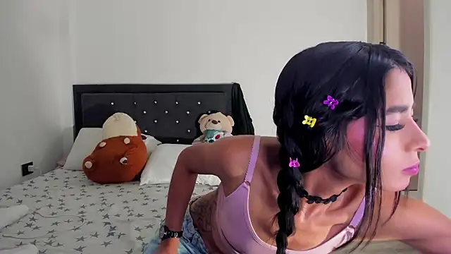 phenixpink22 online show from 05-06-26, 01:14