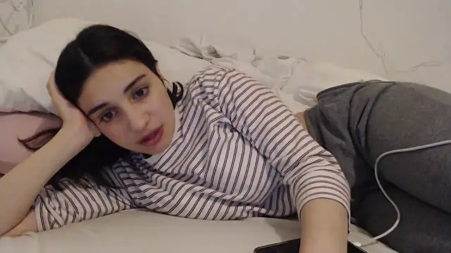 Snapshot of bellefleurrr chatting on 04-30-26, 07:42 bellefleurrr online show from 04-30-26, 07:42