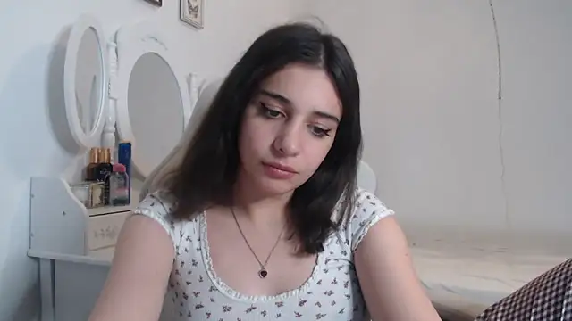 Snapshot of bellefleurrr chatting on 05-29-26, 07:01 bellefleurrr online show from 05-29-26, 07:01