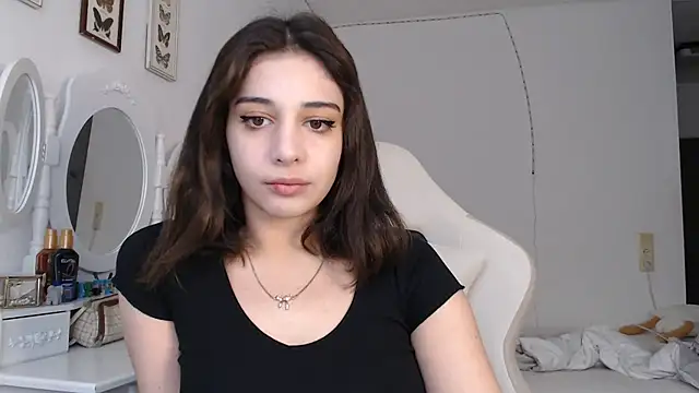 Snapshot of bellefleurrr chatting on 06-09-26, 04:40 bellefleurrr online show from 06-09-26, 04:40