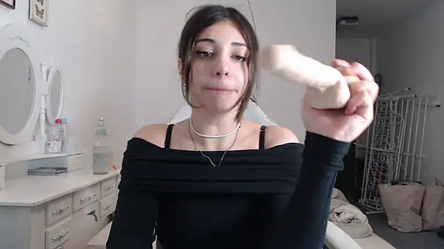 Snapshot of bellefleurrr chatting on 07-09-26, 12:15 bellefleurrr online show from 07-09-26, 12:15