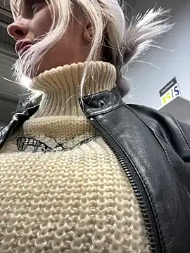 blondegirlx online show from 12-20-25, 03:41