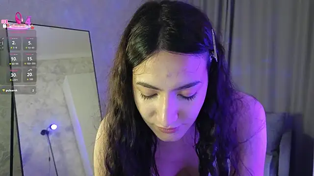 Mulan Lo online show from 11-28-25, 06:43