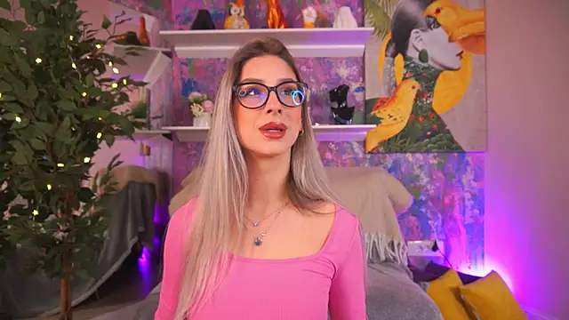 MaddieBryggs online show from 02-08-26, 10:07