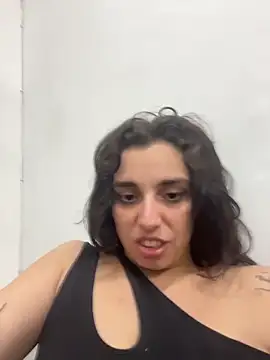 Snapshot of gigi333regi chatting on 12-22-25, 04:20 gigi333regi online show from 12-22-25, 04:20