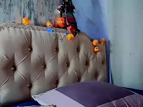 eva delight  online show from 10-31-25, 11:22