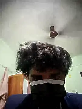 Snapshot of kriZ08 chatting on 10-27-25, 11:14 kriZ08 online show from 10-27-25, 11:14